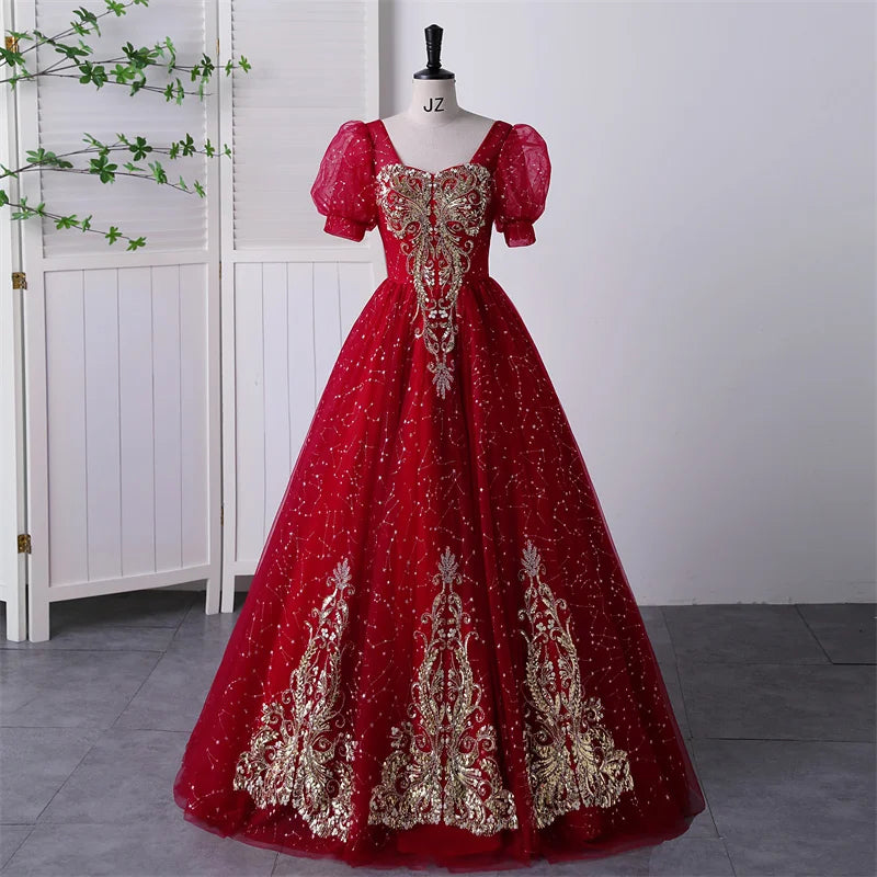 Vestido Vintage de Encaje para Quinceañera y Prom — Ball Gown con Bordados Florales y Espalda Descubierta