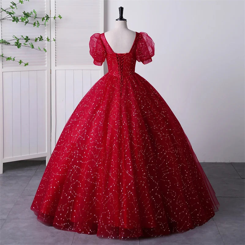 Vestido Vintage de Encaje para Quinceañera y Prom — Ball Gown con Bordados Florales y Espalda Descubierta