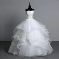 Vestido de Quinceañera de Encaje Lujoso — Ball Gown Strapless con Apliques