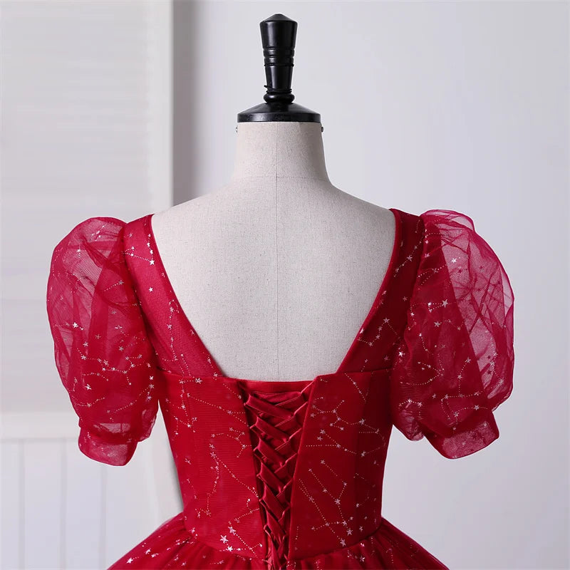 Vestido Vintage de Encaje para Quinceañera y Prom — Ball Gown con Bordados Florales y Espalda Descubierta